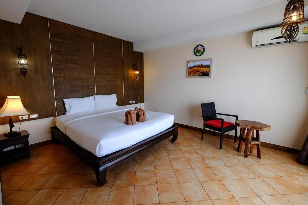 Hotel Red Balcony 2*