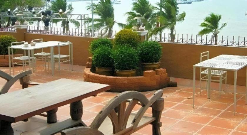 Red Balcony 2* Pattaya